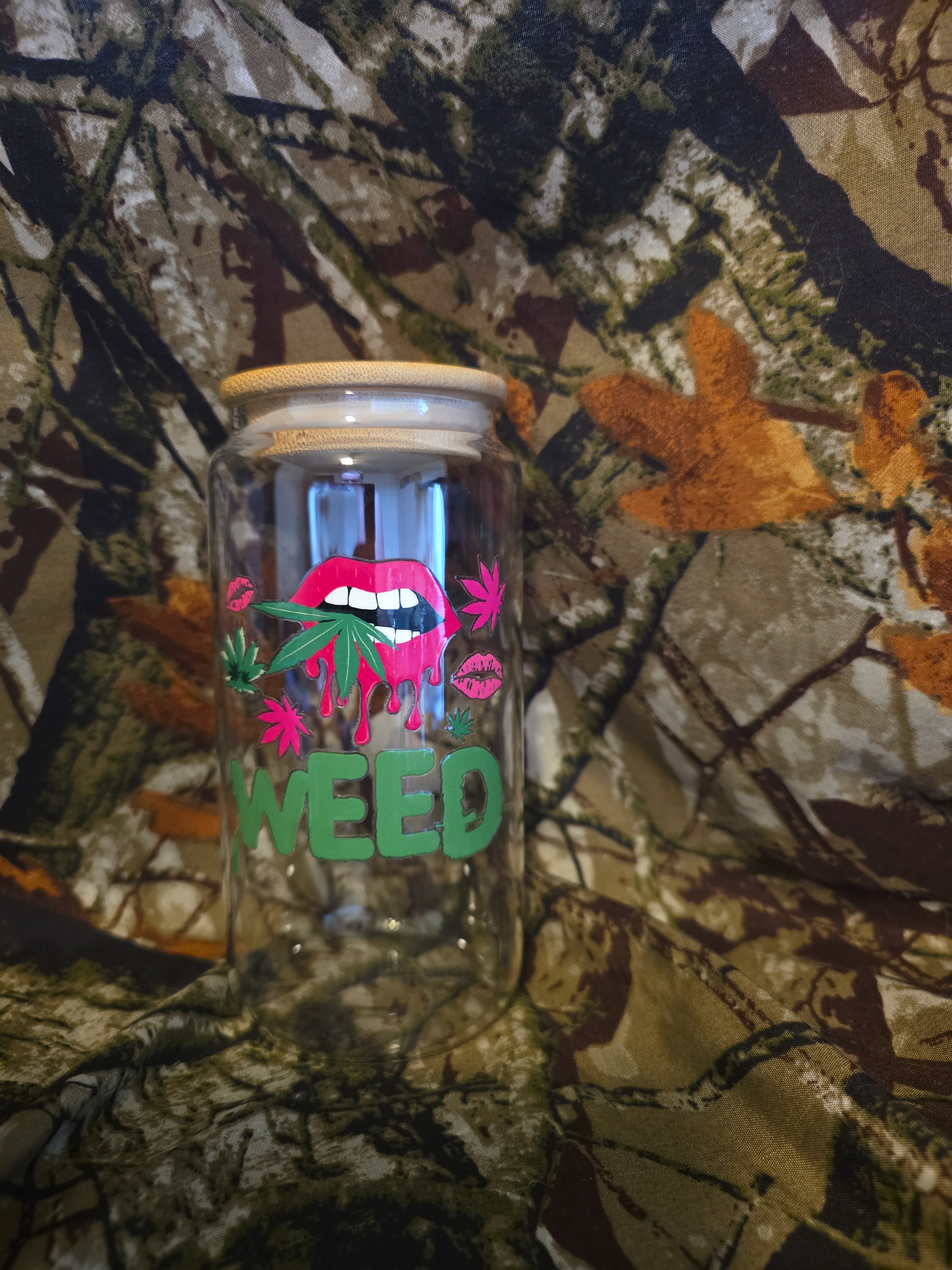 Weed Lips Glass Tumbler