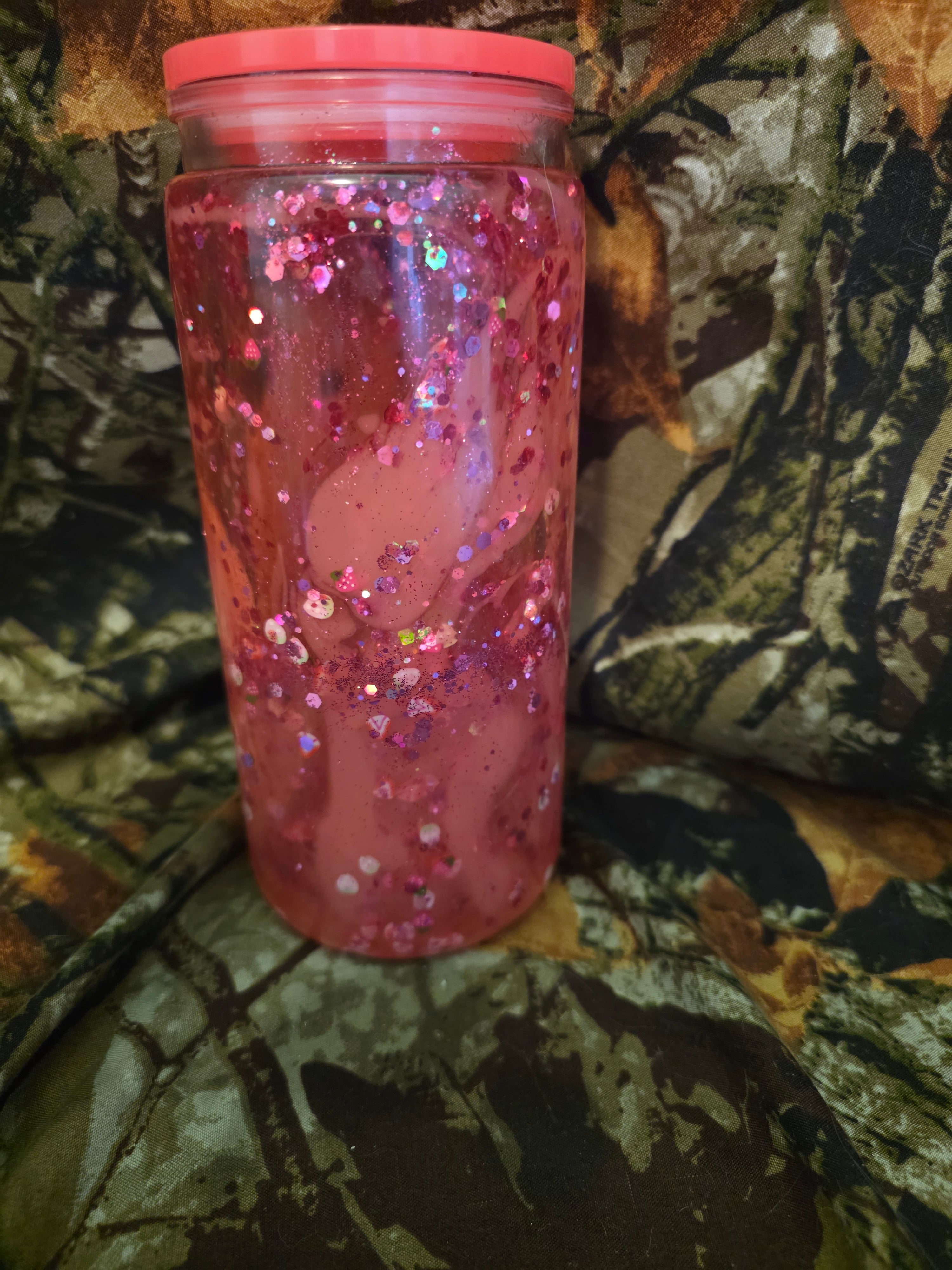 20 oz Plastic Snow Globe Tumbler – Strawberry Glitter Shimmer Cup