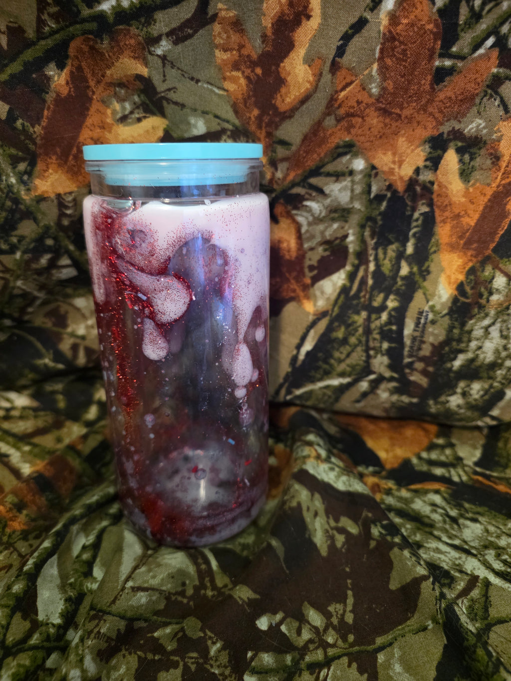 20 oz Plastic Snow Globe Tumbler – Red Glitter Snowfall Cup