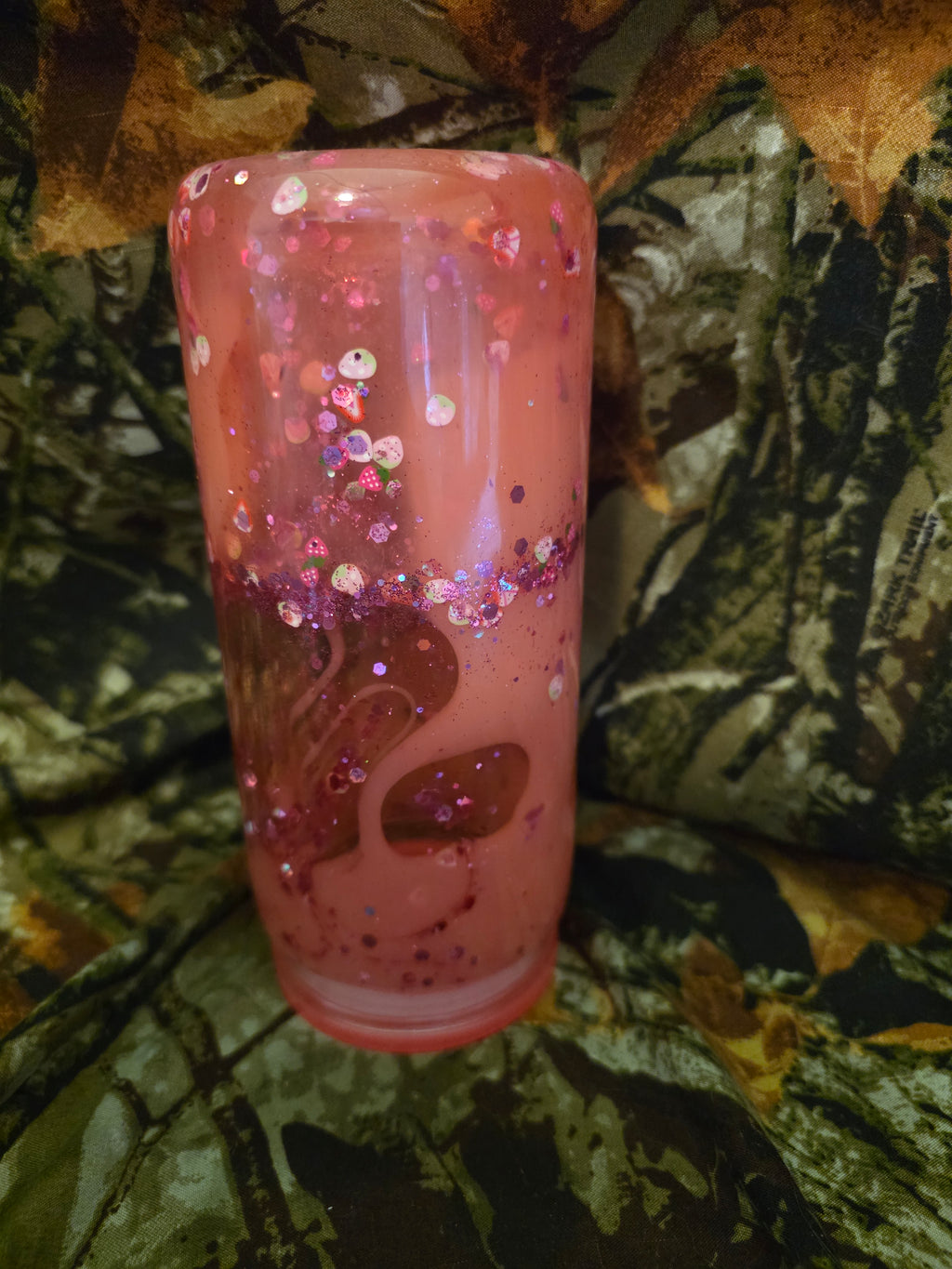 20 oz Plastic Snow Globe Tumbler – Strawberry Glitter Shimmer Cup