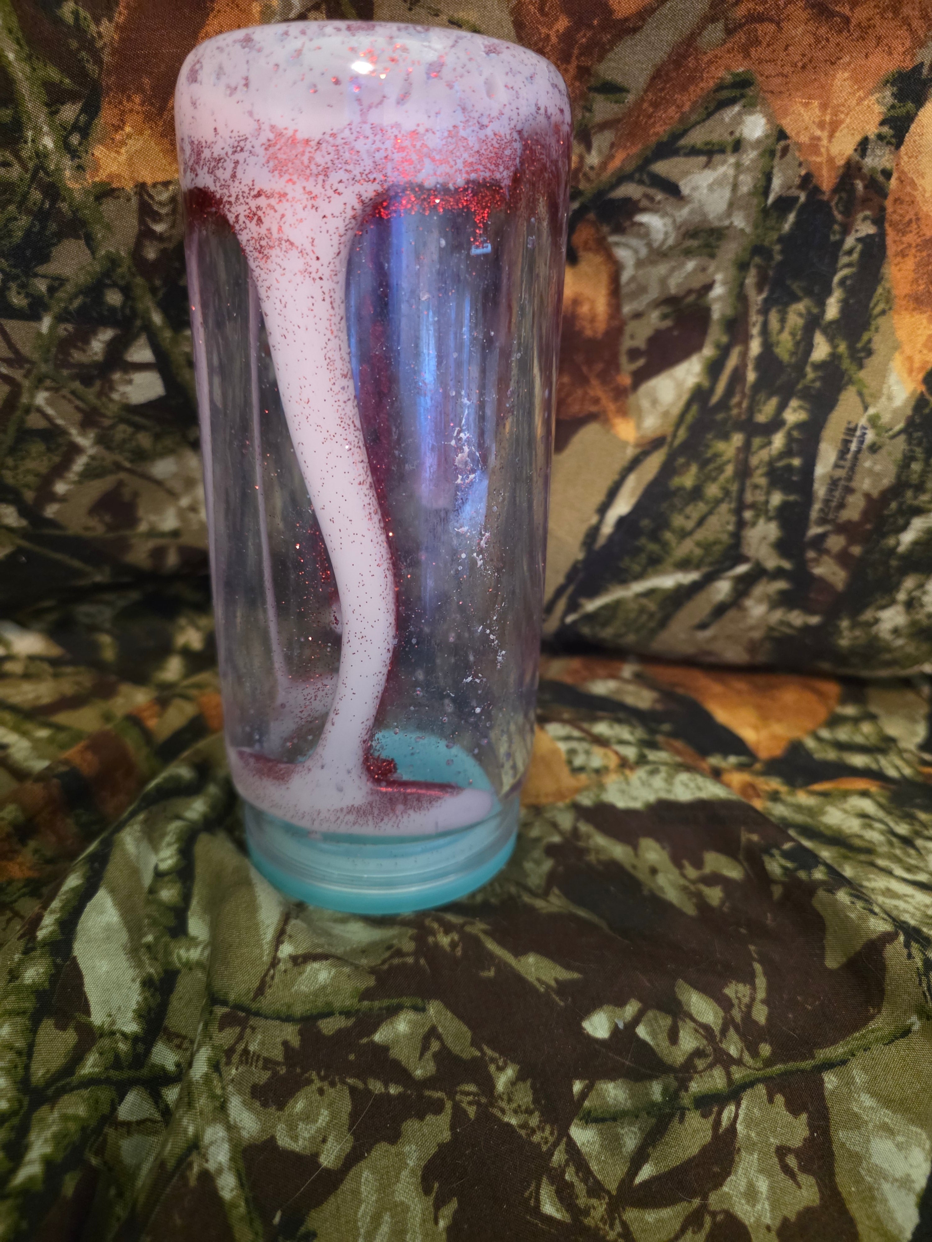 20 oz Plastic Snow Globe Tumbler – Red Glitter Snowfall Cup