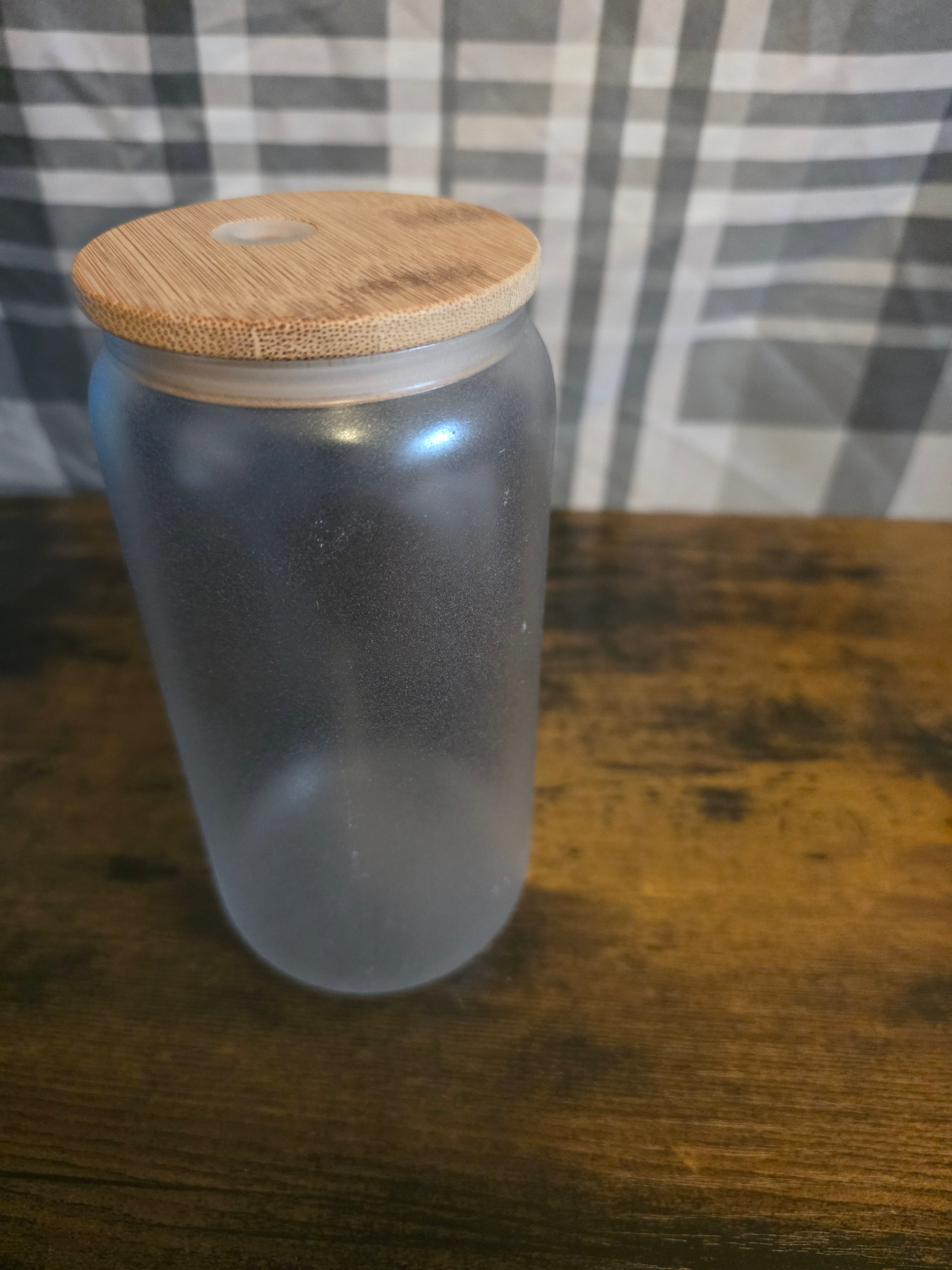 16 oz Frosted Glass Can Cup – Glow in the Dark Winter Wolf – Bamboo Lid & Glass Straw