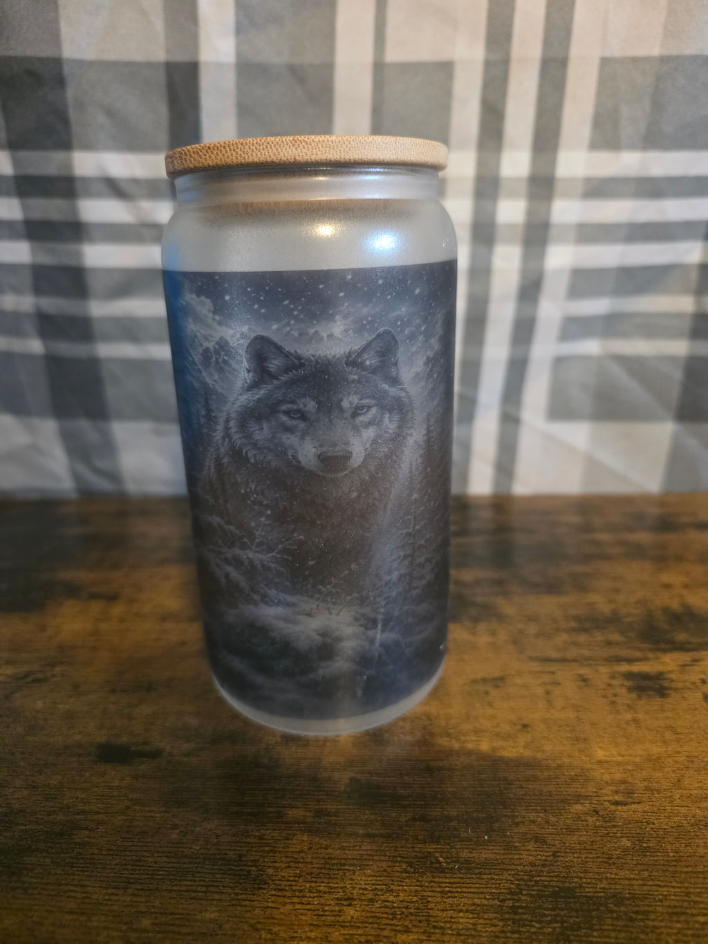 16 oz Frosted Glass Can Cup – Glow in the Dark Winter Wolf – Bamboo Lid & Glass Straw