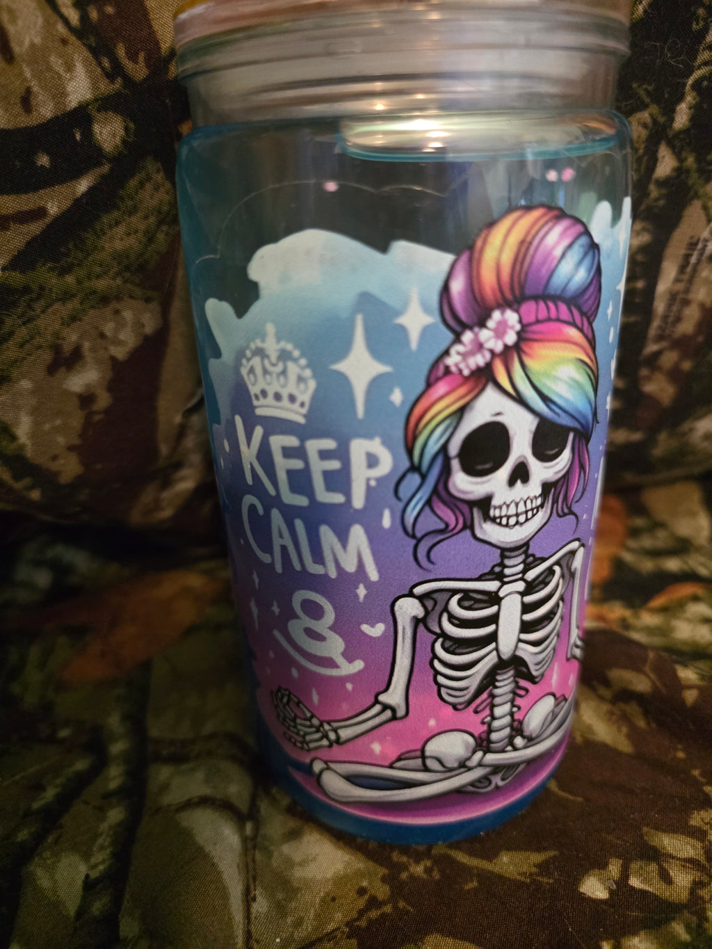 16 oz Plastic Snow Globe Tumbler – Keep Calm Mom On Skeleton Cup