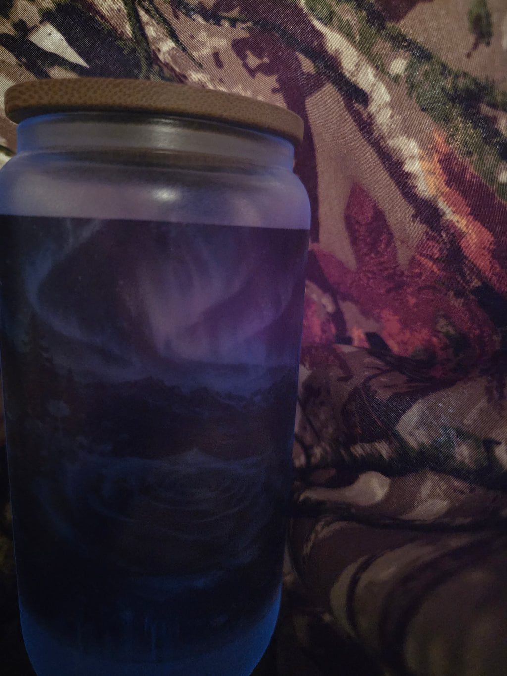Glow in the Dark Blue Aurora Wolf 16 oz Frosted Glass Cup