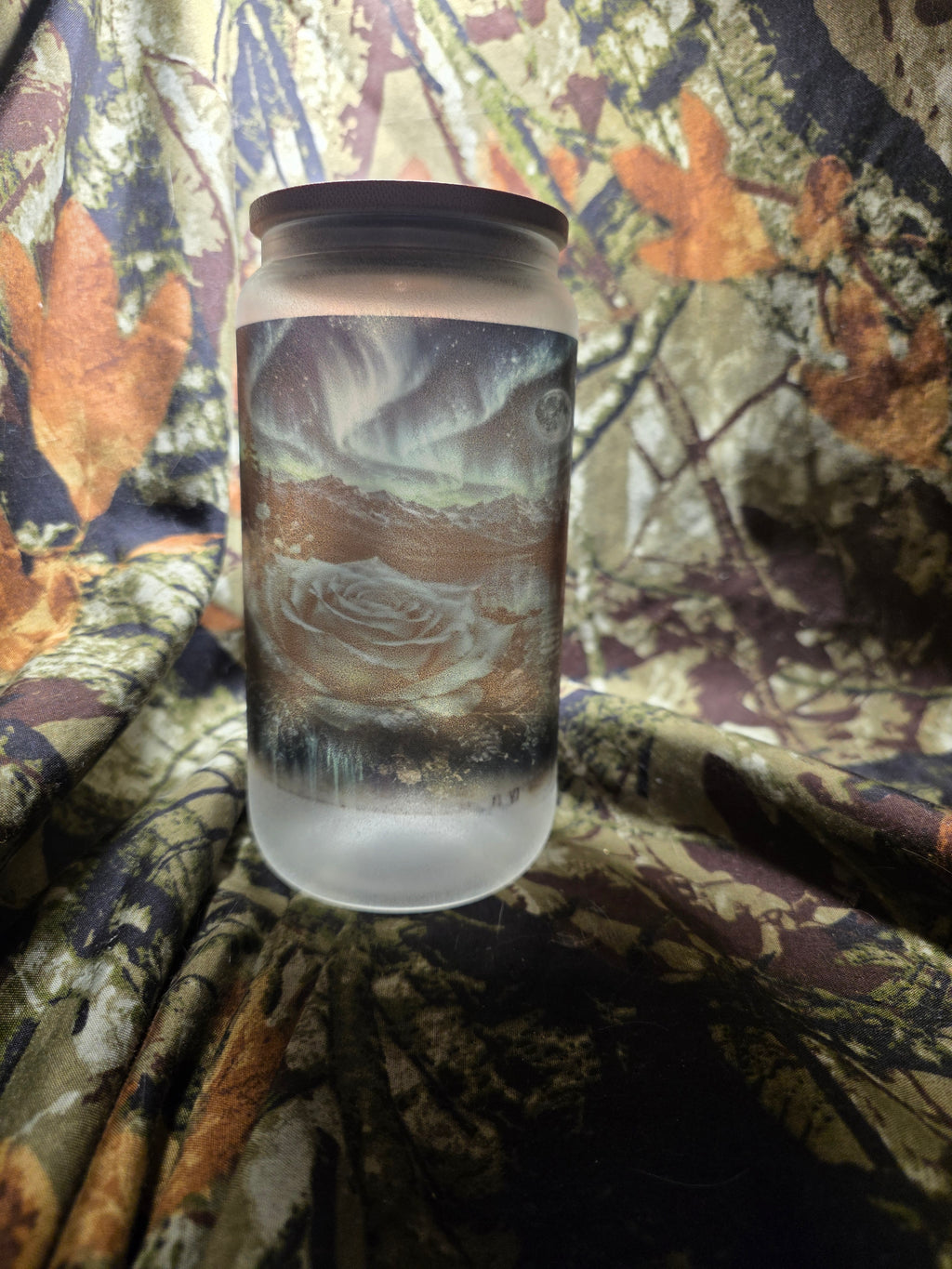 Glow in the Dark Blue Aurora Wolf 16 oz Frosted Glass Cup