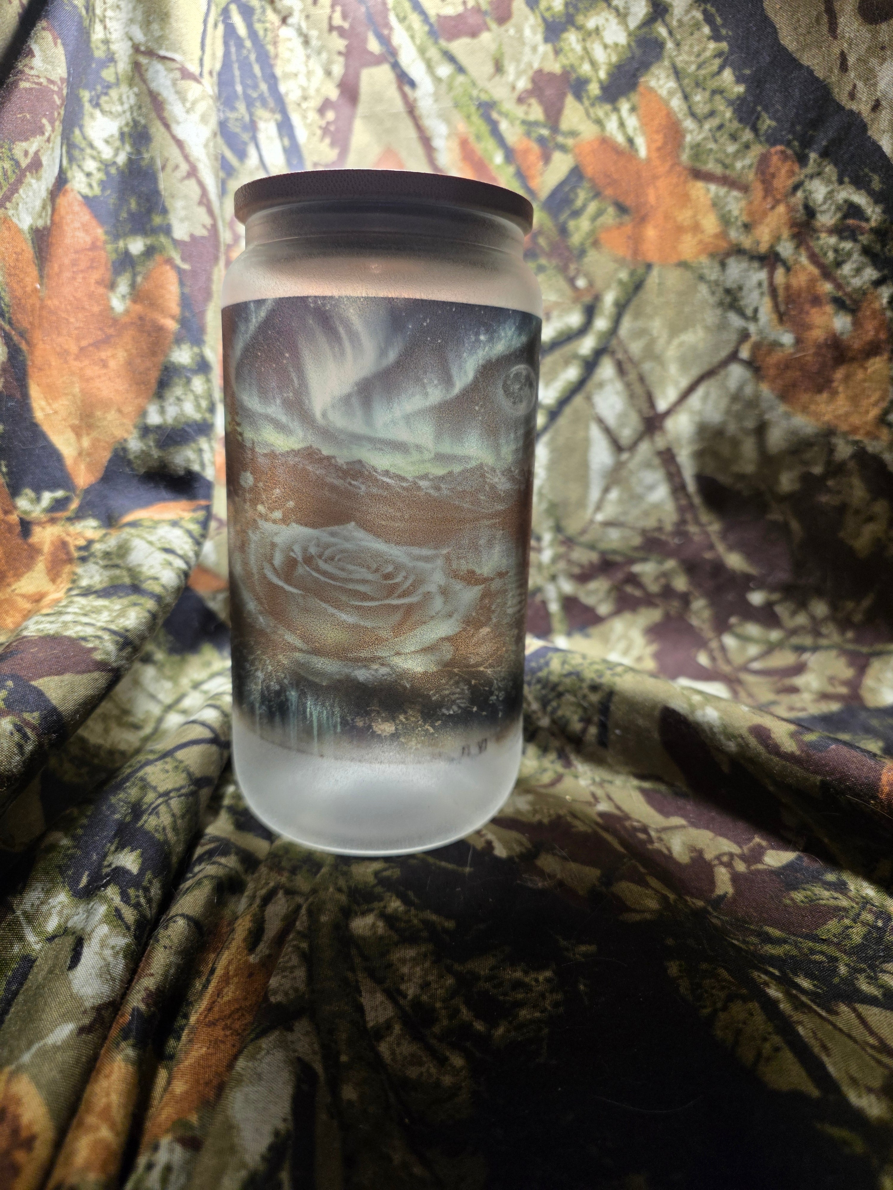Glow in the Dark Blue Aurora Wolf 16 oz Frosted Glass Cup