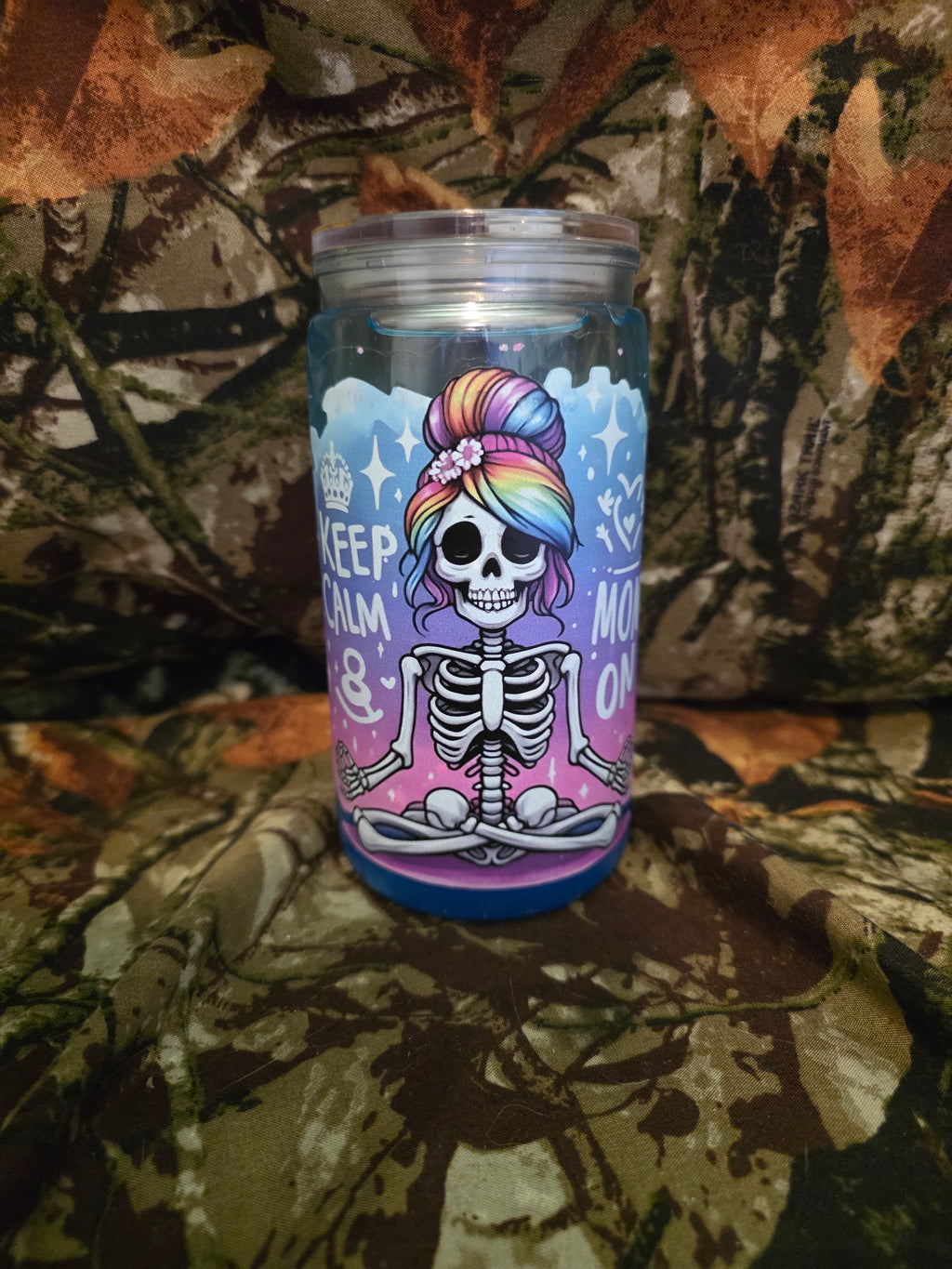 16 oz Plastic Snow Globe Tumbler – Keep Calm Mom On Skeleton Cup