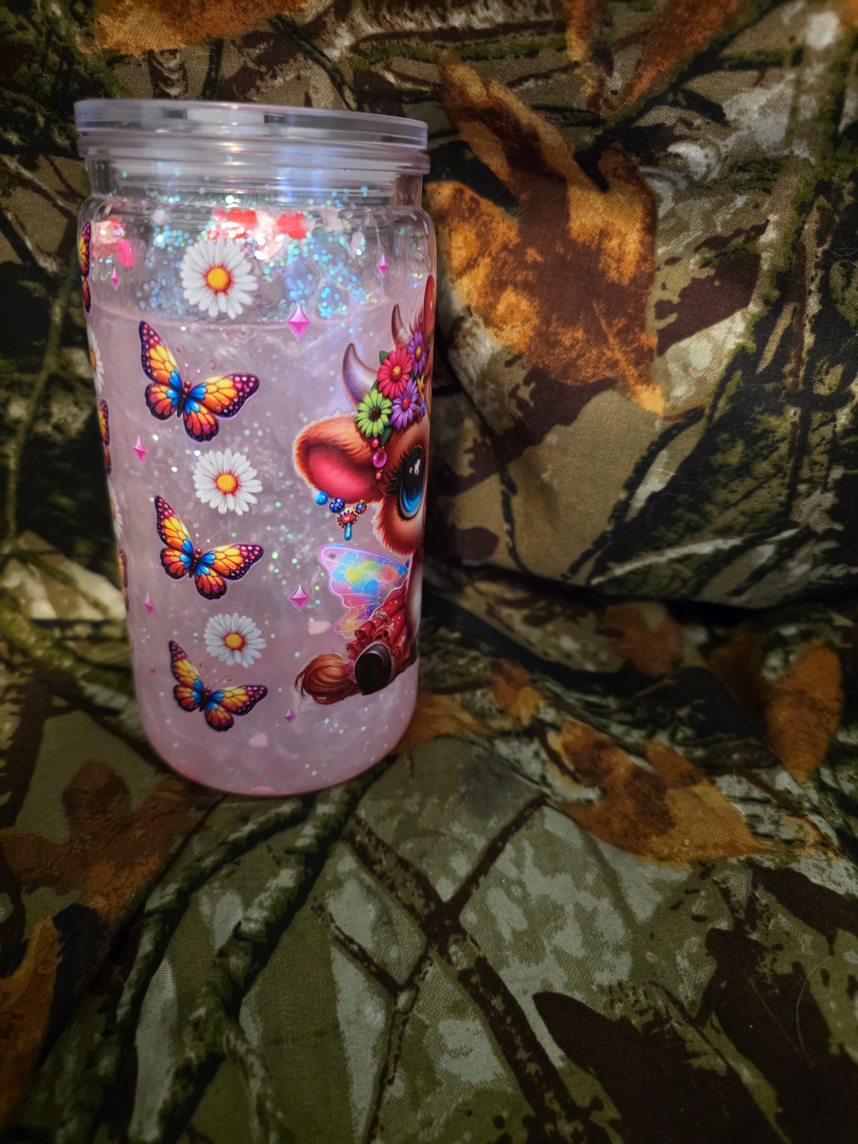 16 oz Plastic Snow Globe Tumbler – Cute Highland Cow Butterfly Cup