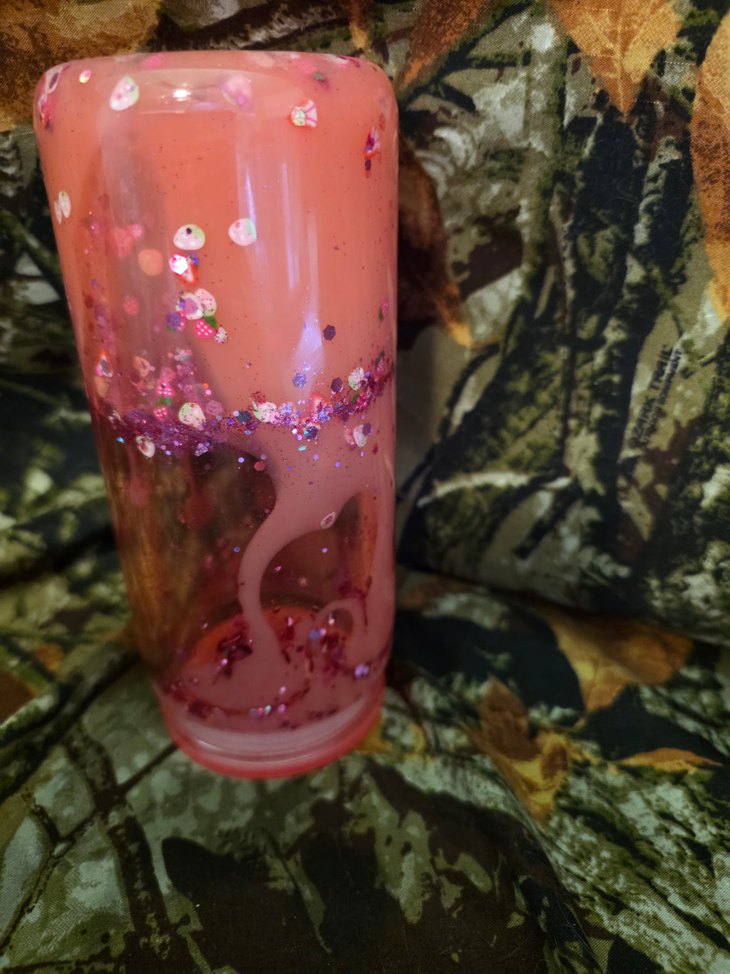 20 oz Plastic Snow Globe Tumbler – Strawberry Glitter Shimmer Cup