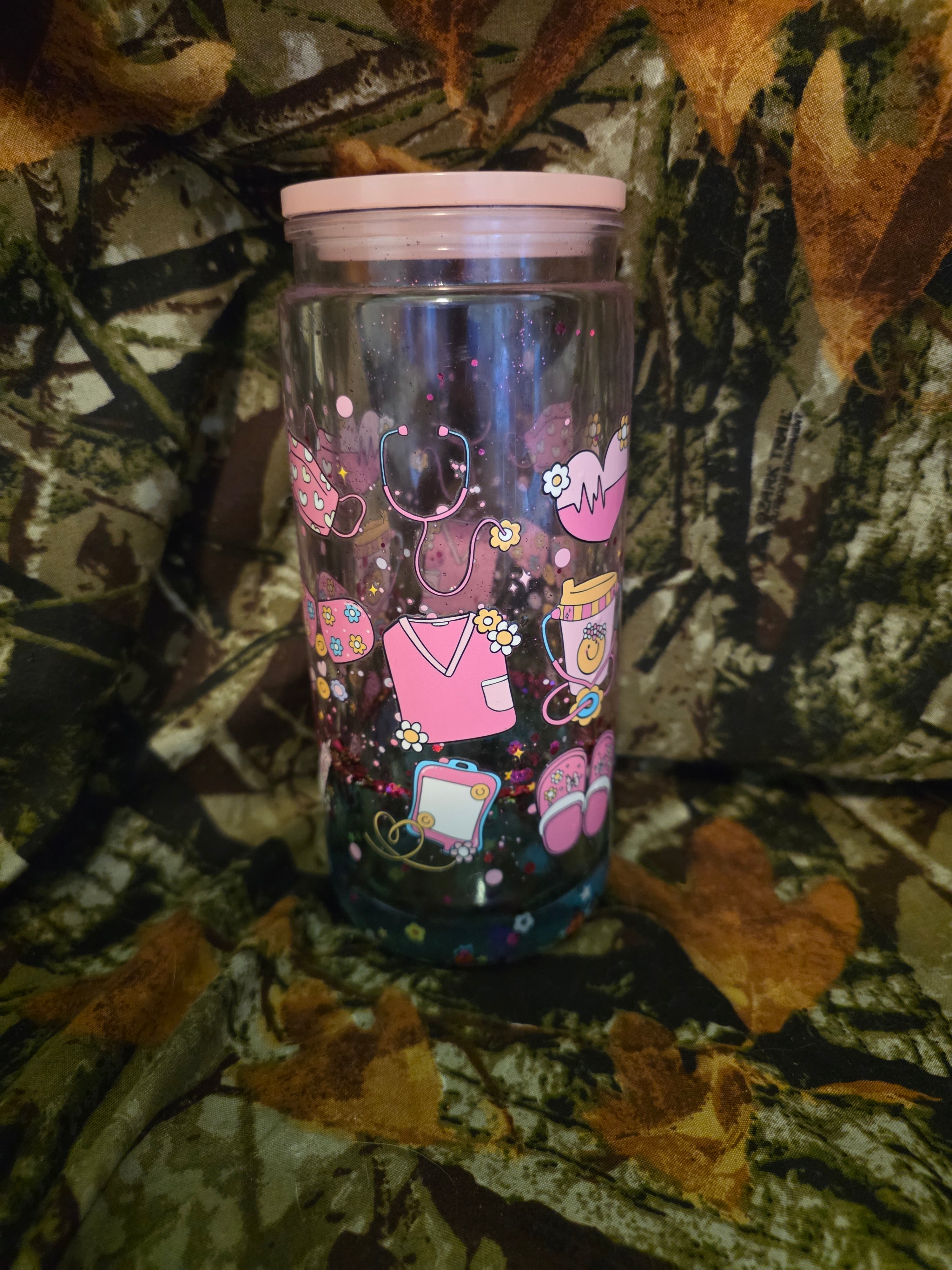 20 oz Plastic Snow Globe Tumbler – Pink Nurse Glitter Cup