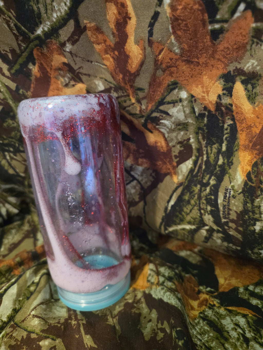20 oz Plastic Snow Globe Tumbler – Red Glitter Snowfall Cup
