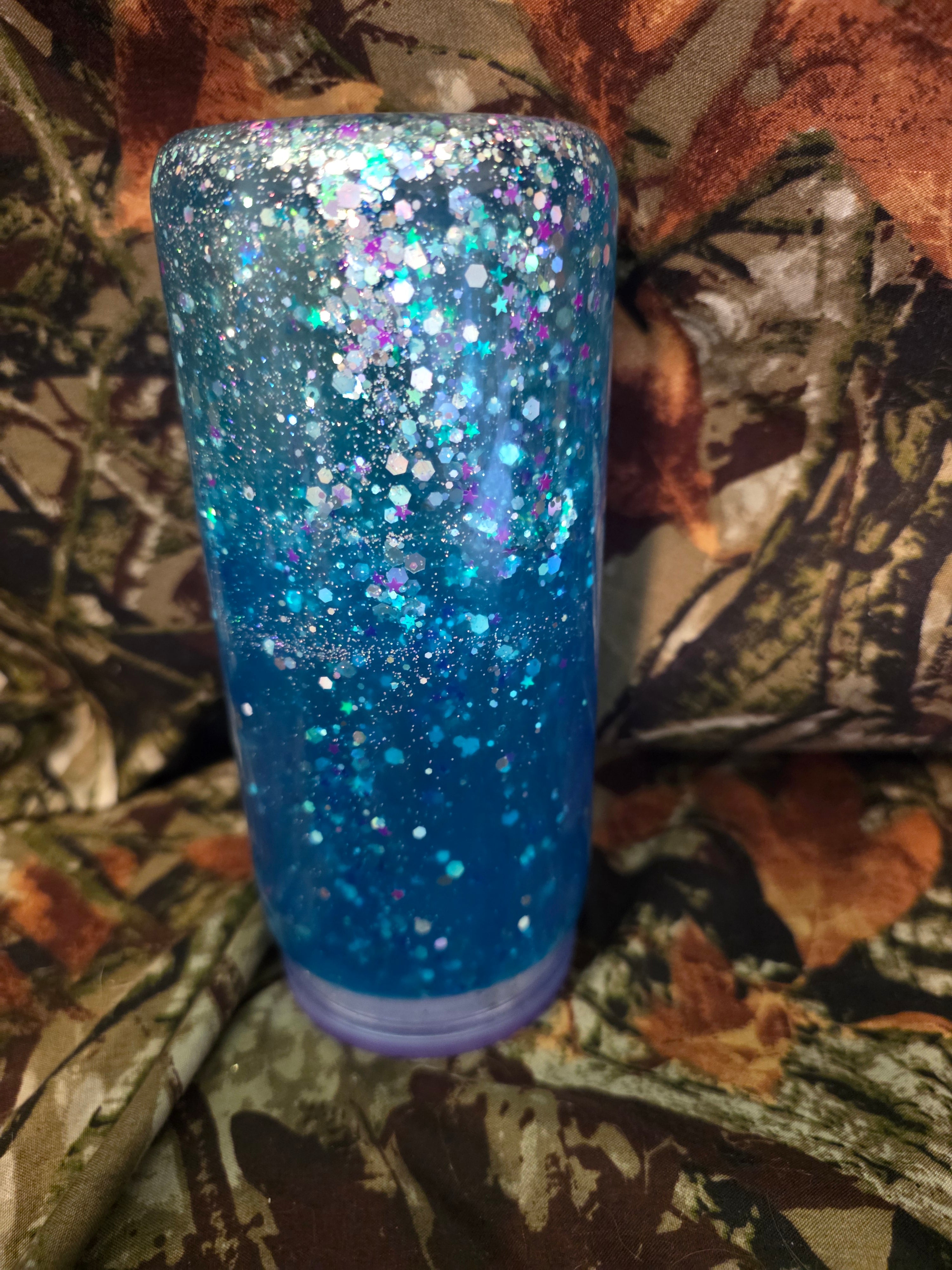 20 oz Plastic Snow Globe Tumbler – Blue Glitter Swirl Cup