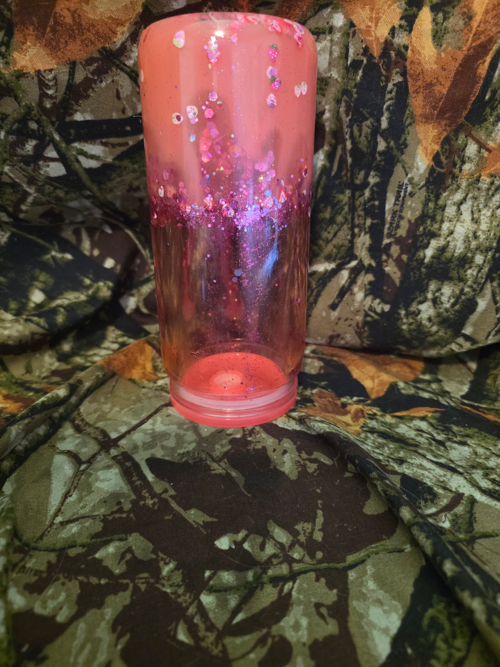 20 oz Plastic Snow Globe Tumbler – Strawberry Glitter Shimmer Cup